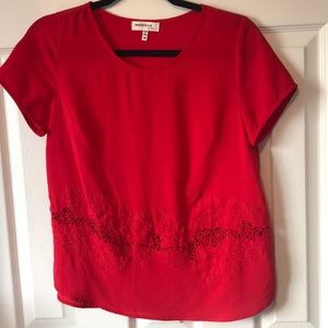 Cute dressy top! Super breathable material!